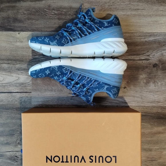 Authentic Preloved  Men size 10 LOUIS VUITTON KNIT SNEAKERS in Blue denim w/ box - Picture 2 of 8